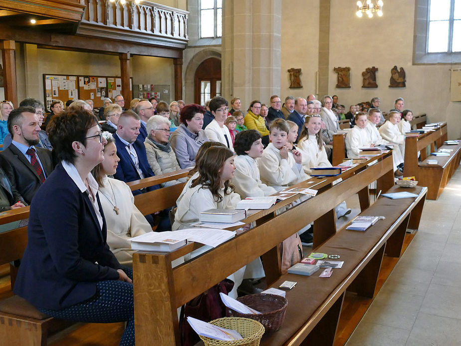 Dankgottesdienst der Kommunionkinder (Foto: Karl-Franz Thiede)